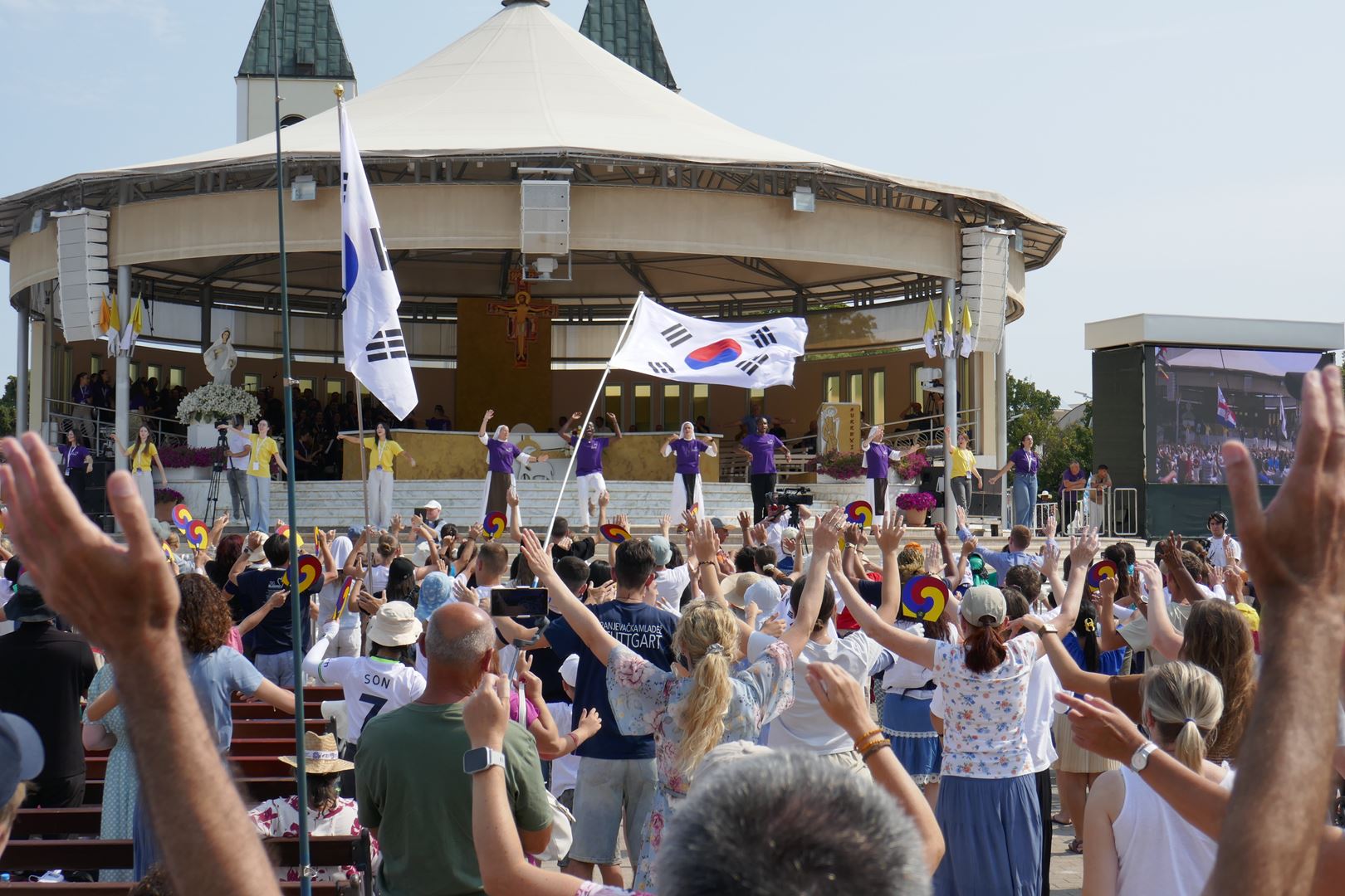 7. 8. D. Glasba in ples