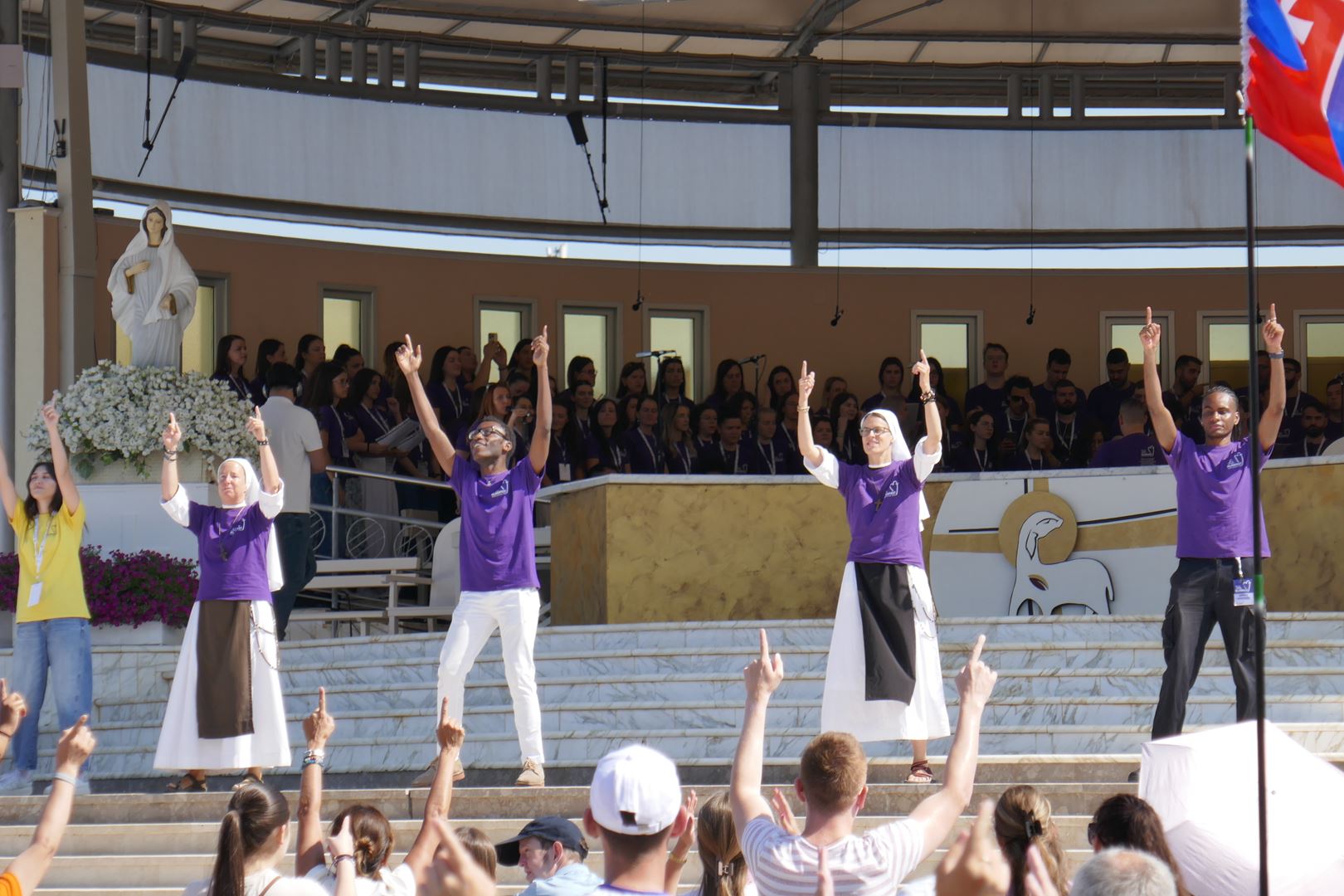 5. 8. D. Glasba in ples