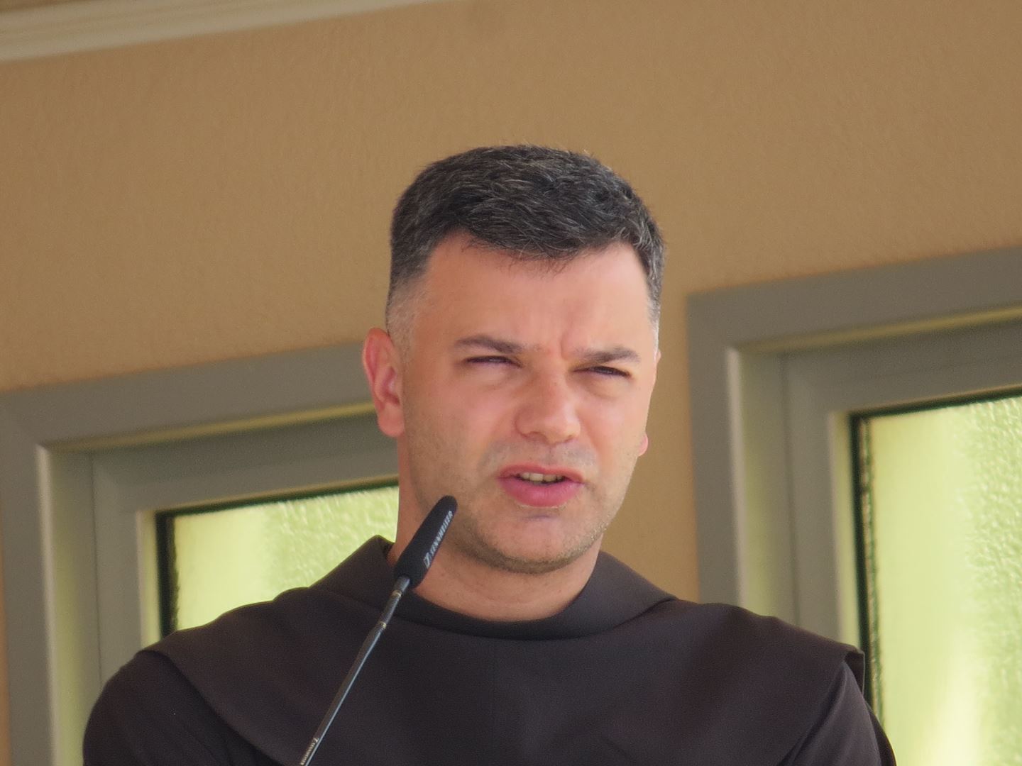 7. 8. D. Informativni center MIR Medjugorje - župnik v Medjugorju