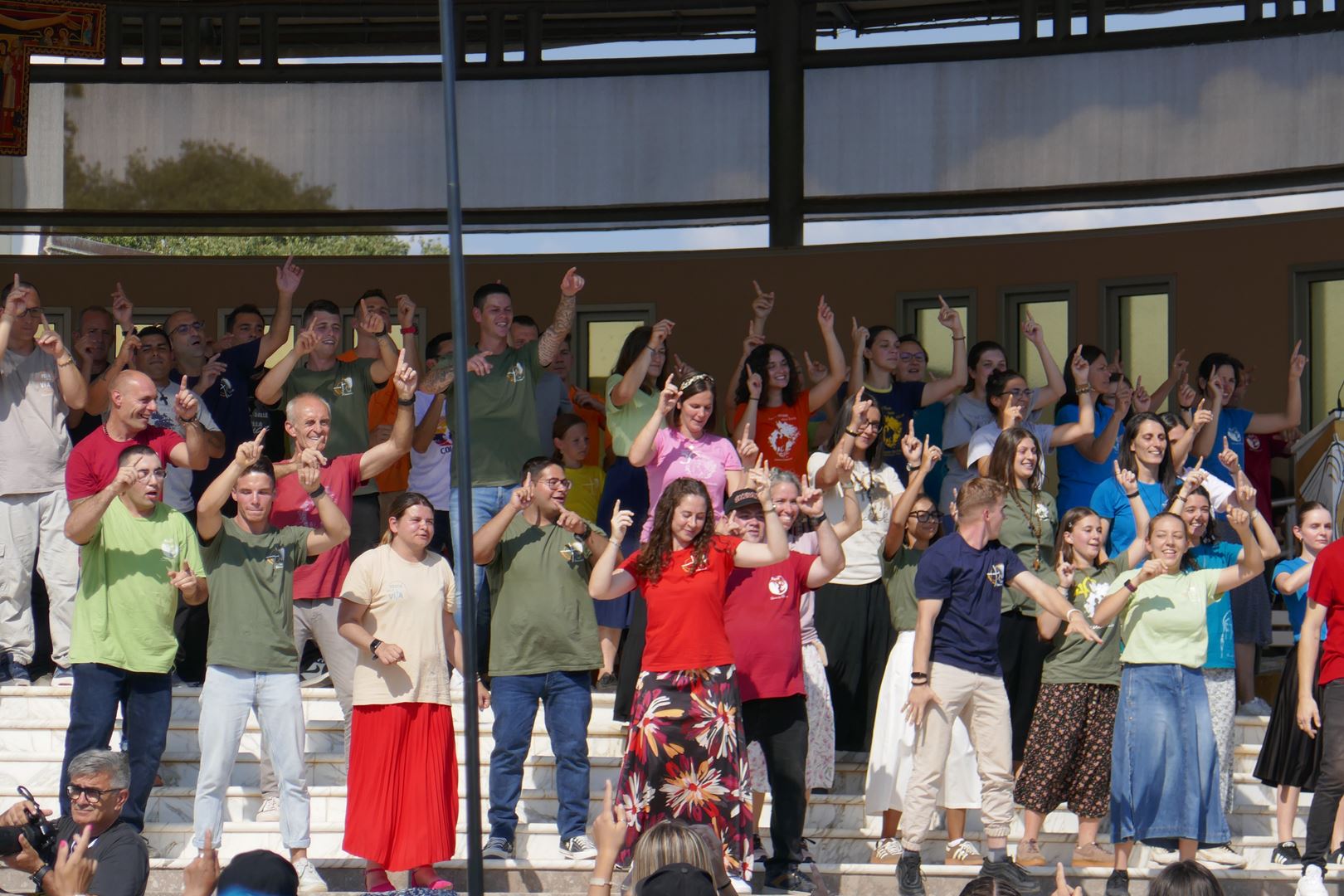 7. 8. P. Komuna Cenacolo - Glasba in ples