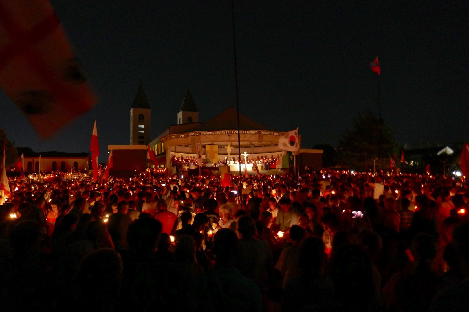 6. 8. P. Molitev ob Svečah