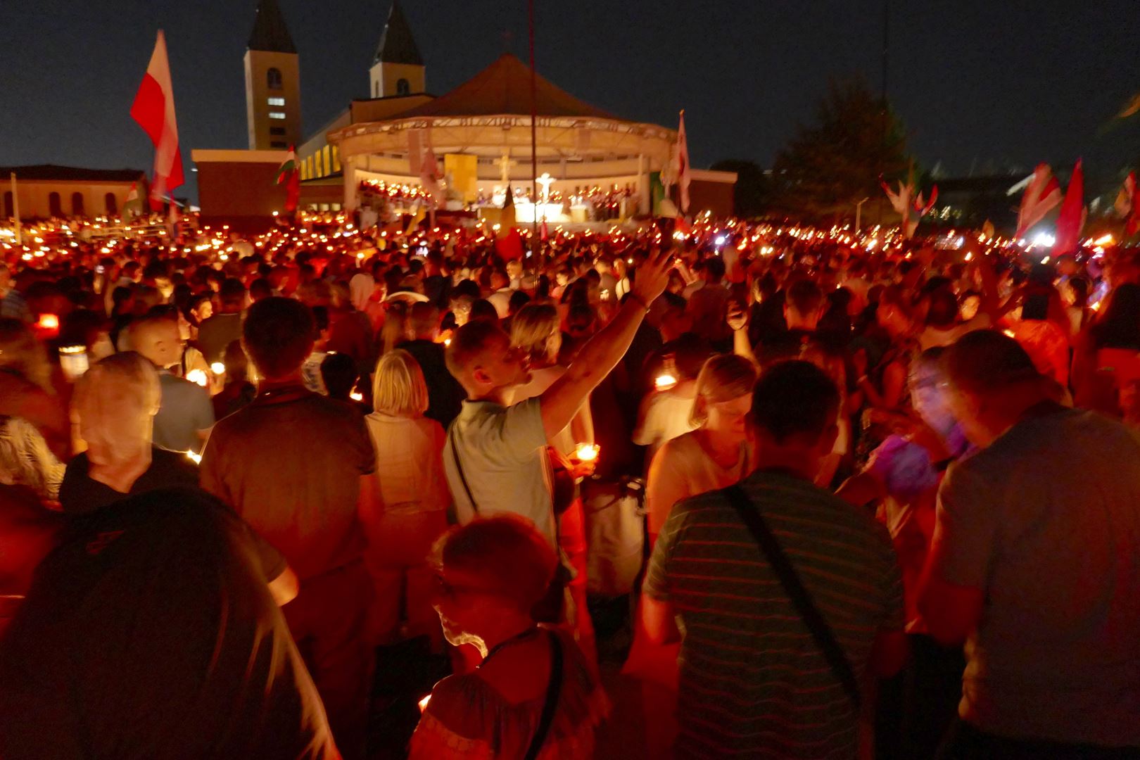 6. 8. P. Molitev ob Svečah