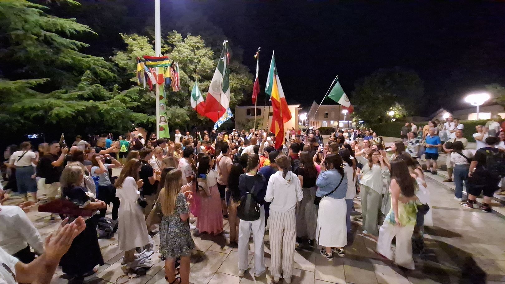 6. 8. P. Nočni spored pred Cerkvijo