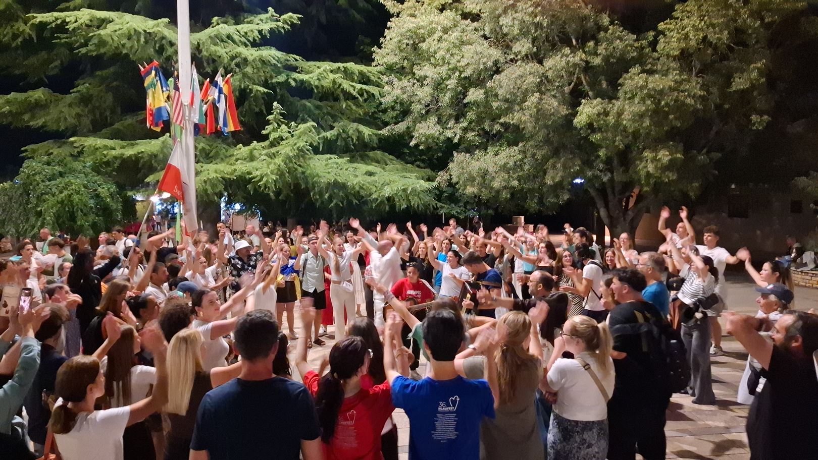 6. 8. P. Nočni spored pred Cerkvijo