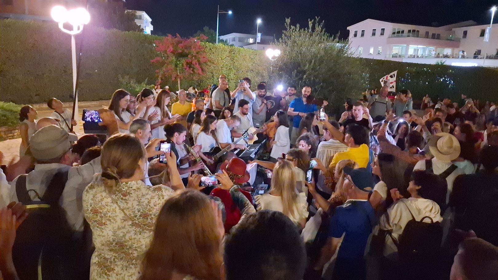 7. 8. P. Nočni spored pred Cerkvijo