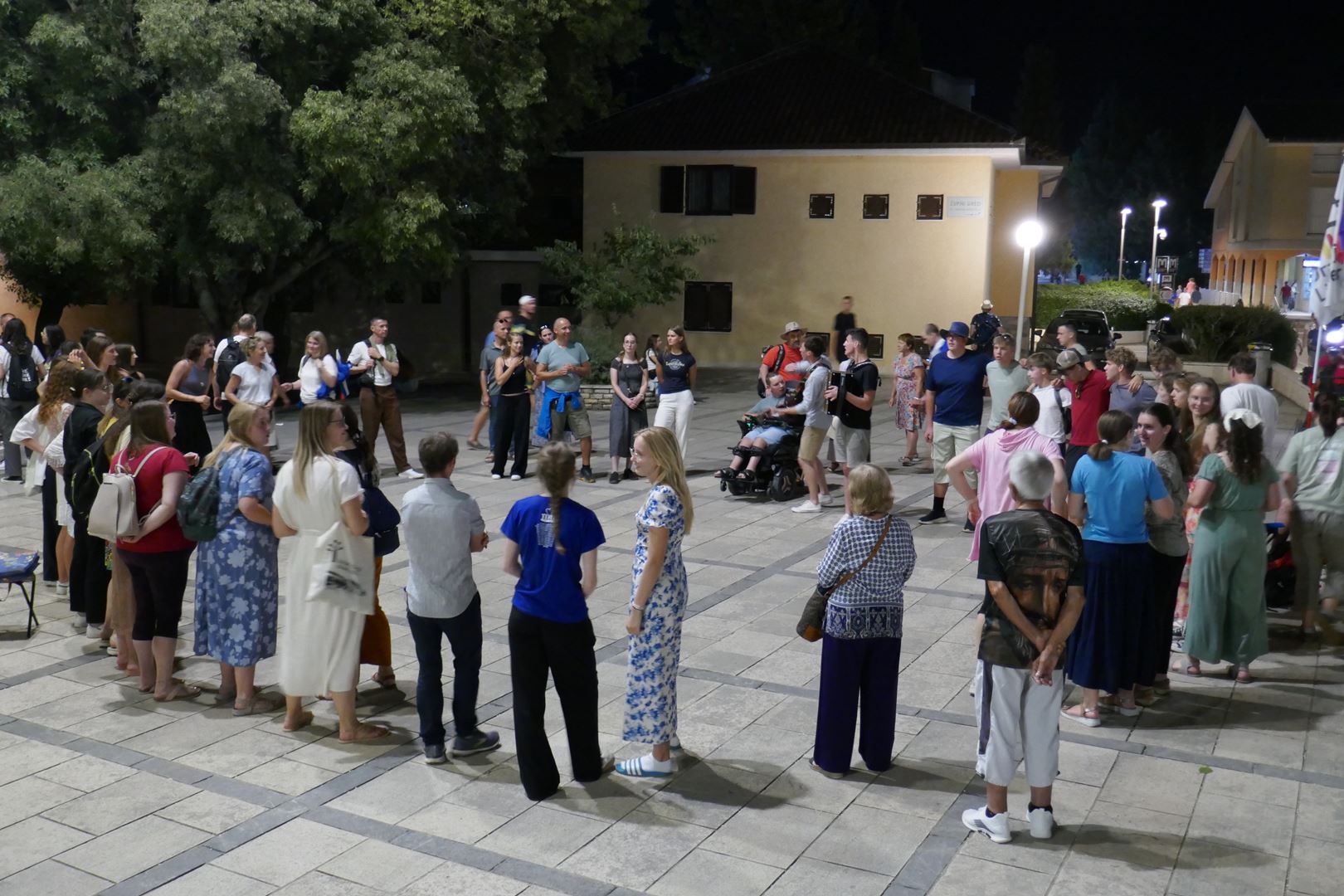 5. 8. P. Nočni spored pred Cerkvijo